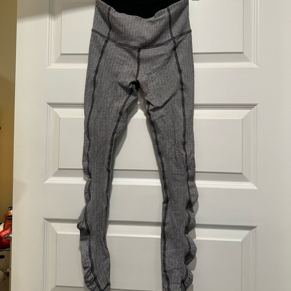 Cold weather thermal Lululemon leggings - Picture 2 of 2